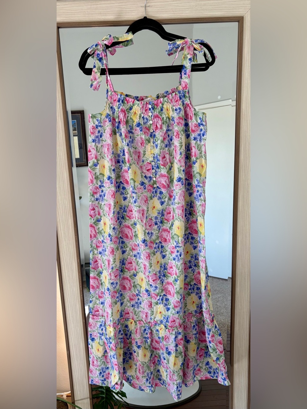 EILEEN WEST WATERCOLOR SLEEVELESS SMOCKED 100% COTTON LAWN NIGHTGOWN ~ MEDIUM
